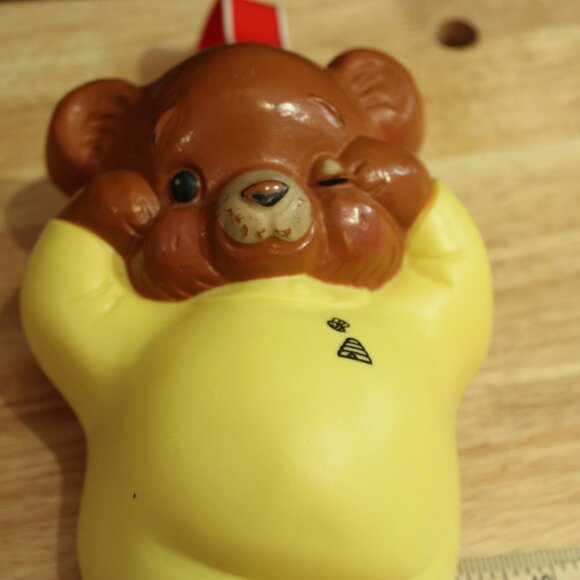 Vintage Fisher Price '81 teddy bear hanging music box plastic GUC - Picture 1 of 6
